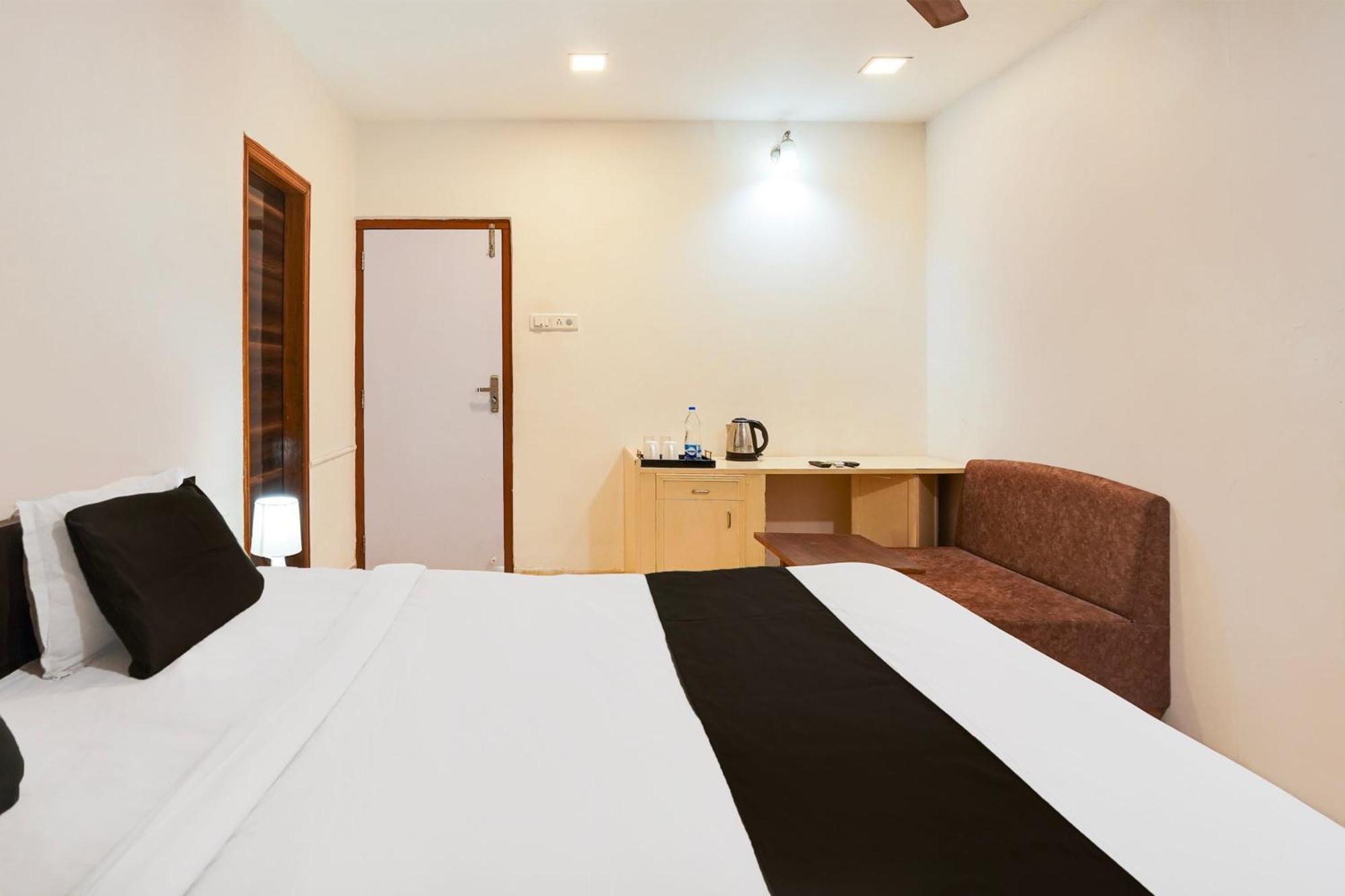 Hotel O Bridge アーメダバード エクステリア 写真